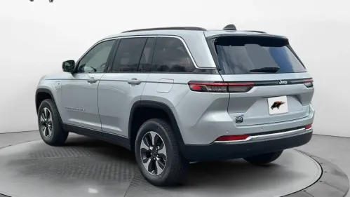 2025 Jeep Grand Cherokee 1C4RJYB68S8690590