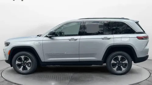 2025 Jeep Grand Cherokee 1C4RJYB68S8690590