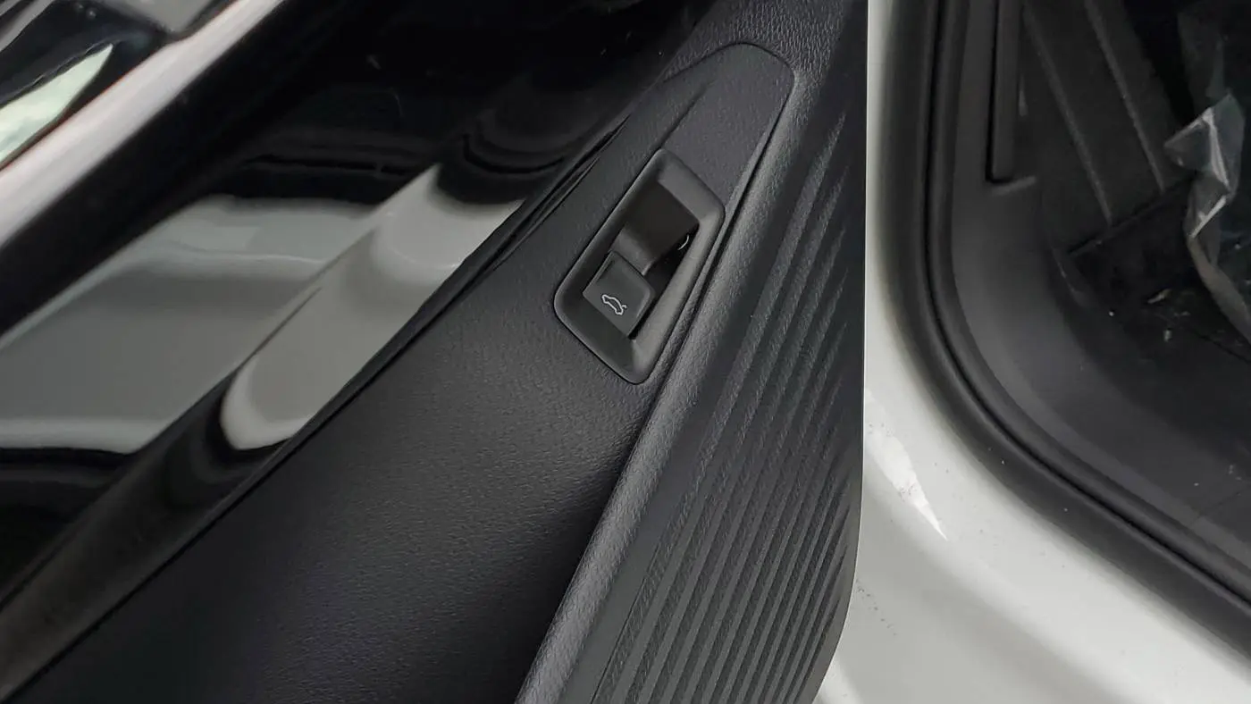 2025 Volkswagen ID.4 1V25MPE80SC000159