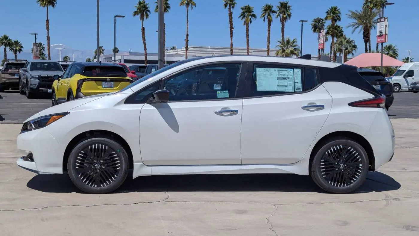 2025 Nissan LEAF 1N4CZ1CV3SC565396