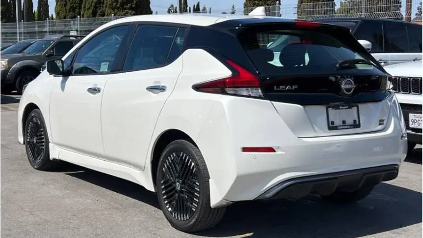 2023 Nissan LEAF 1N4CZ1CV8PC553512