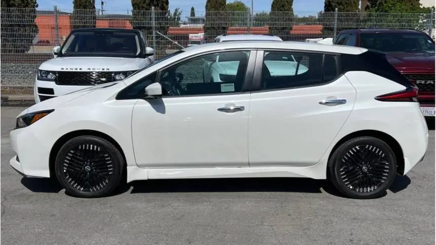 2023 Nissan LEAF 1N4CZ1CV8PC553512