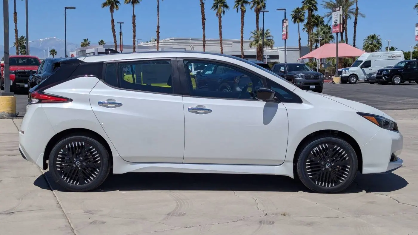 2025 Nissan LEAF 1N4CZ1CV3SC565396