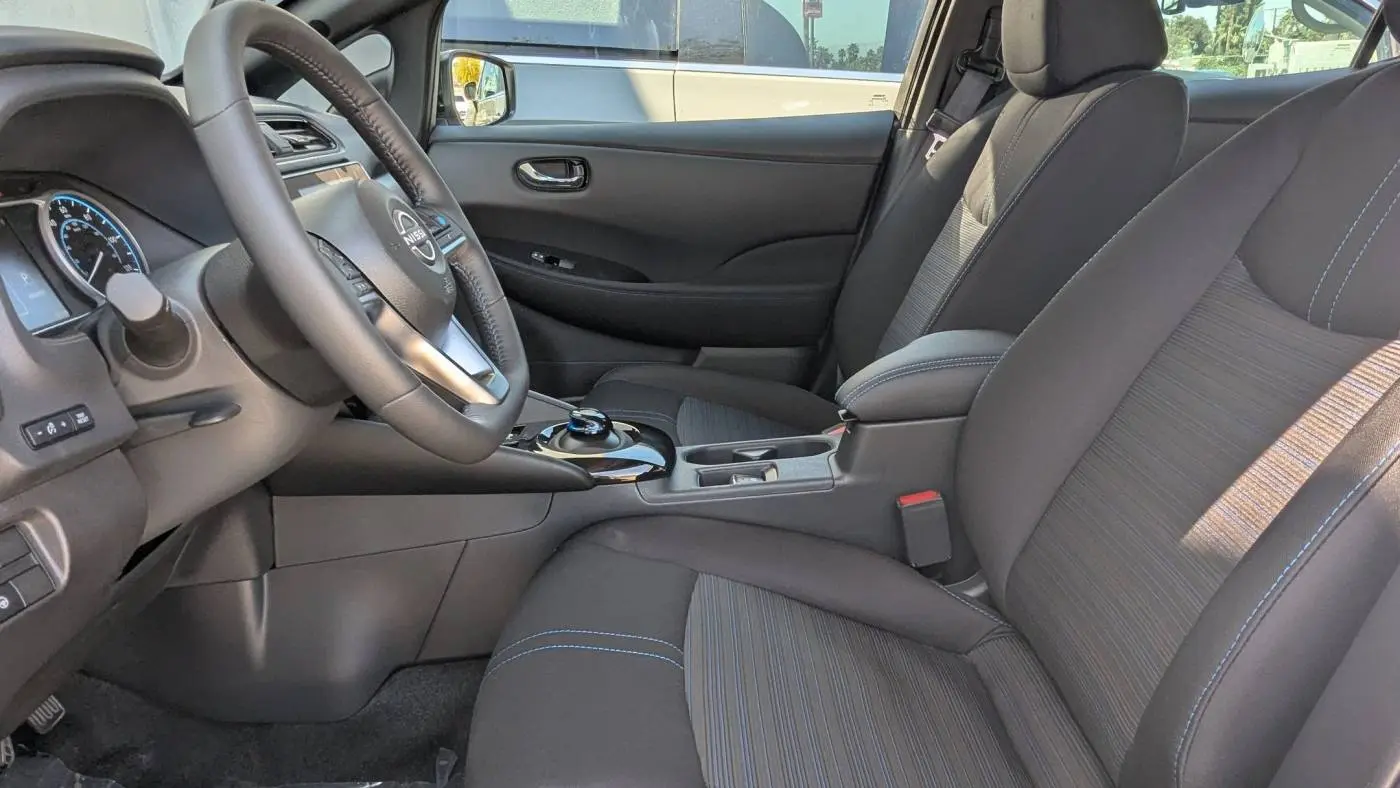 2025 Nissan LEAF 1N4CZ1CV3SC565396