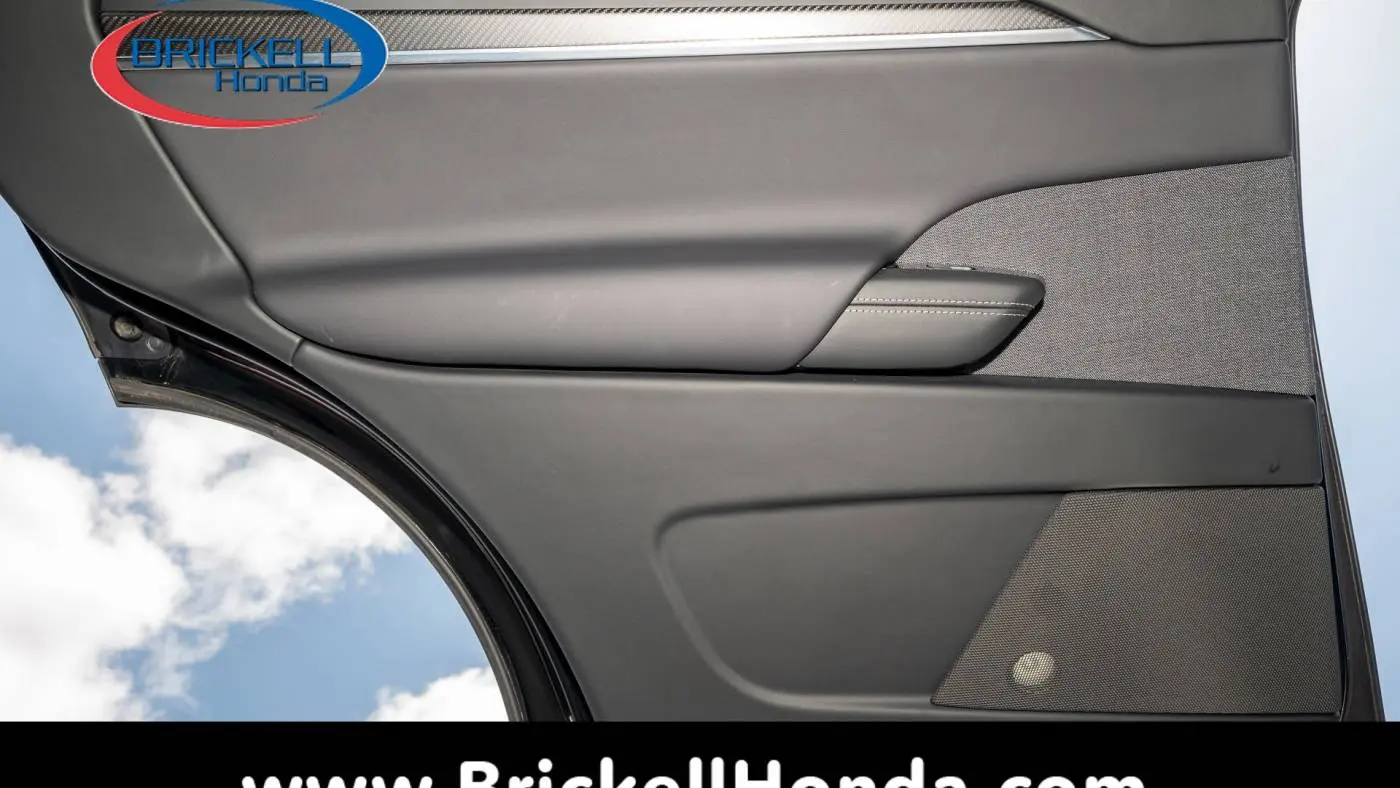 2023 Tesla Model X 7SAXCBE63PF411938