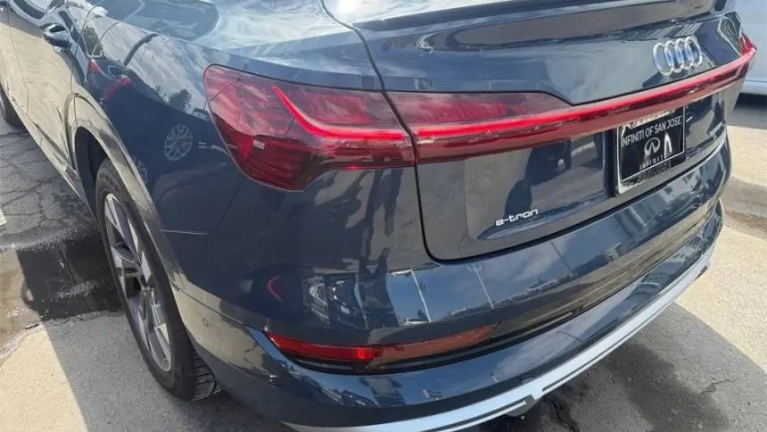 2022 Audi e-tron WA12AAGE9NB019875