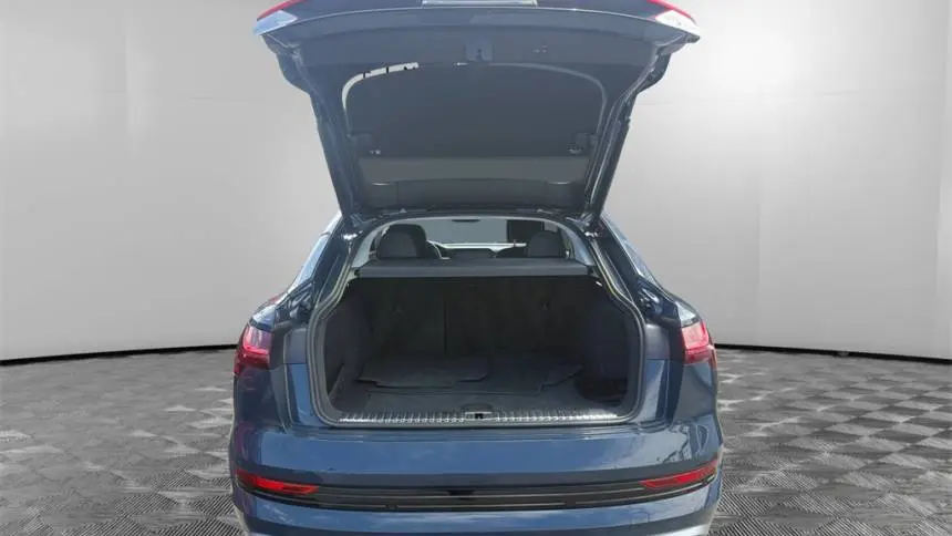 2022 Audi e-tron WA12AAGE9NB019875