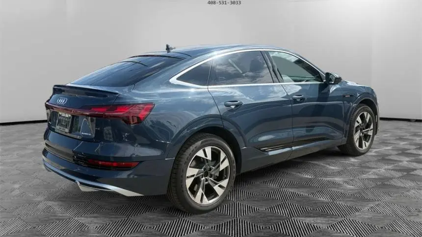 2022 Audi e-tron WA12AAGE9NB019875