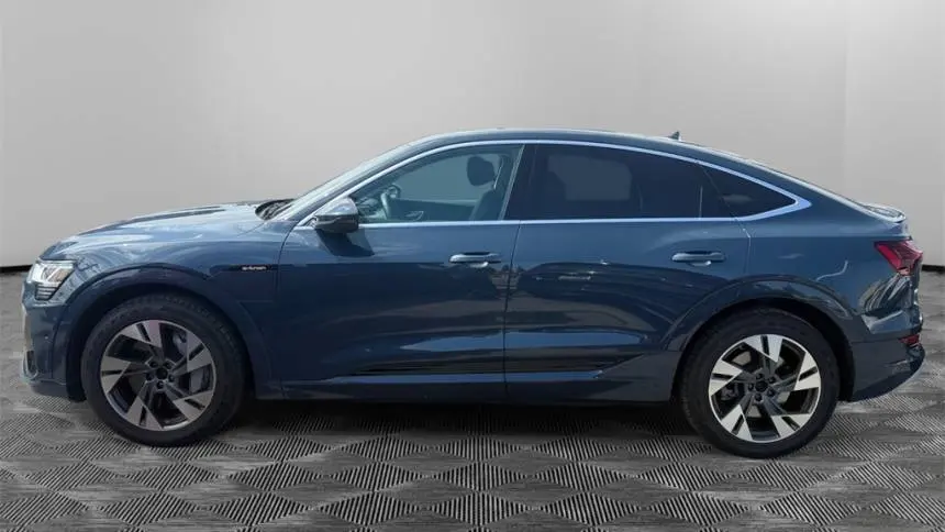 2022 Audi e-tron WA12AAGE9NB019875