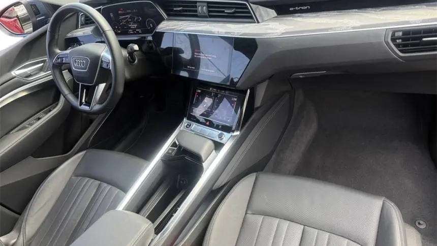 2022 Audi e-tron WA12AAGE9NB019875