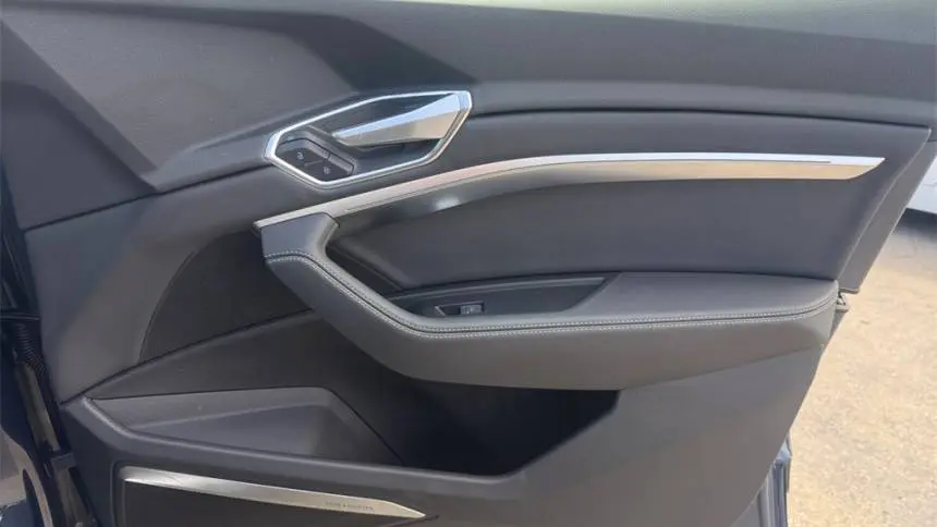 2022 Audi e-tron WA12AAGE9NB019875