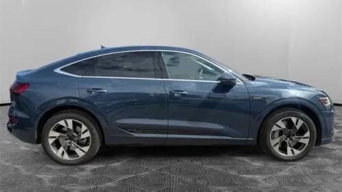 2022 Audi e-tron WA12AAGE9NB019875
