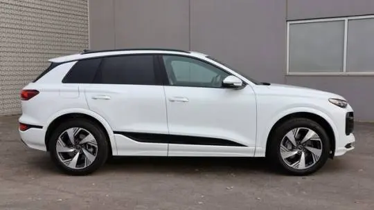 2025 Audi Q6 e-tron WA124BGF1SA026200