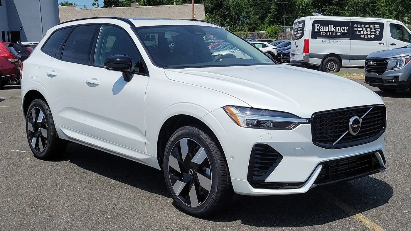 2025 Volvo XC60 YV4H60RC1S1017382