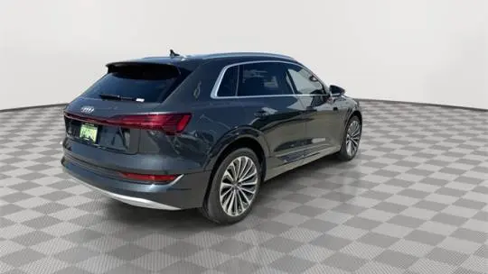 2019 Audi e-tron WA1VABGE4KB019278