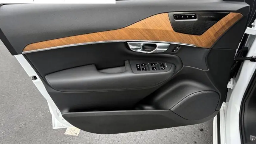 2025 Volvo XC90 YV4H60JE2S1293700