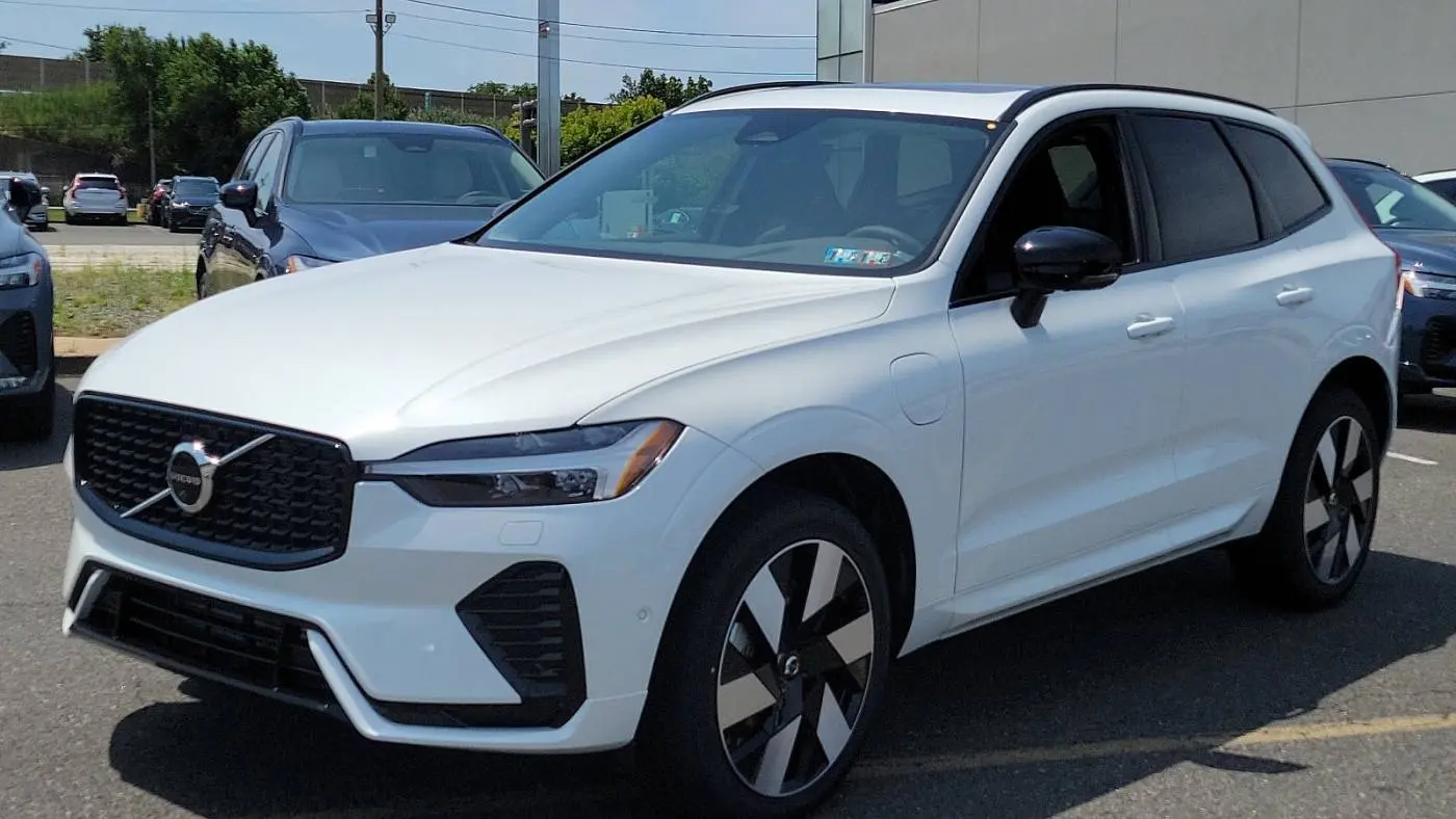2025 Volvo XC60 YV4H60RC1S1017382