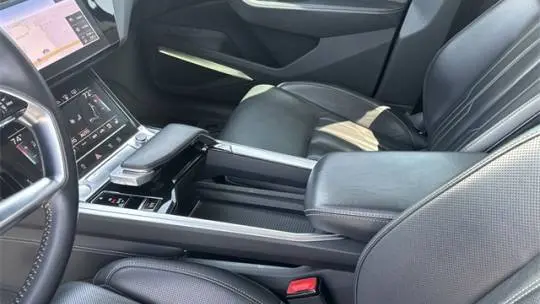 2019 Audi e-tron WA1VABGE4KB019278