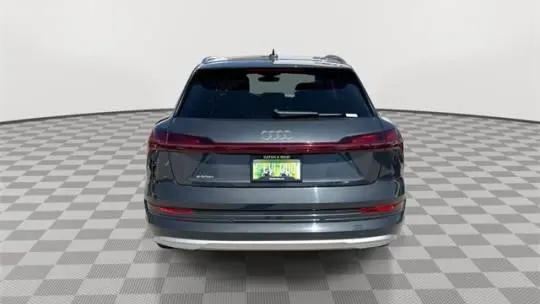 2019 Audi e-tron WA1VABGE4KB019278