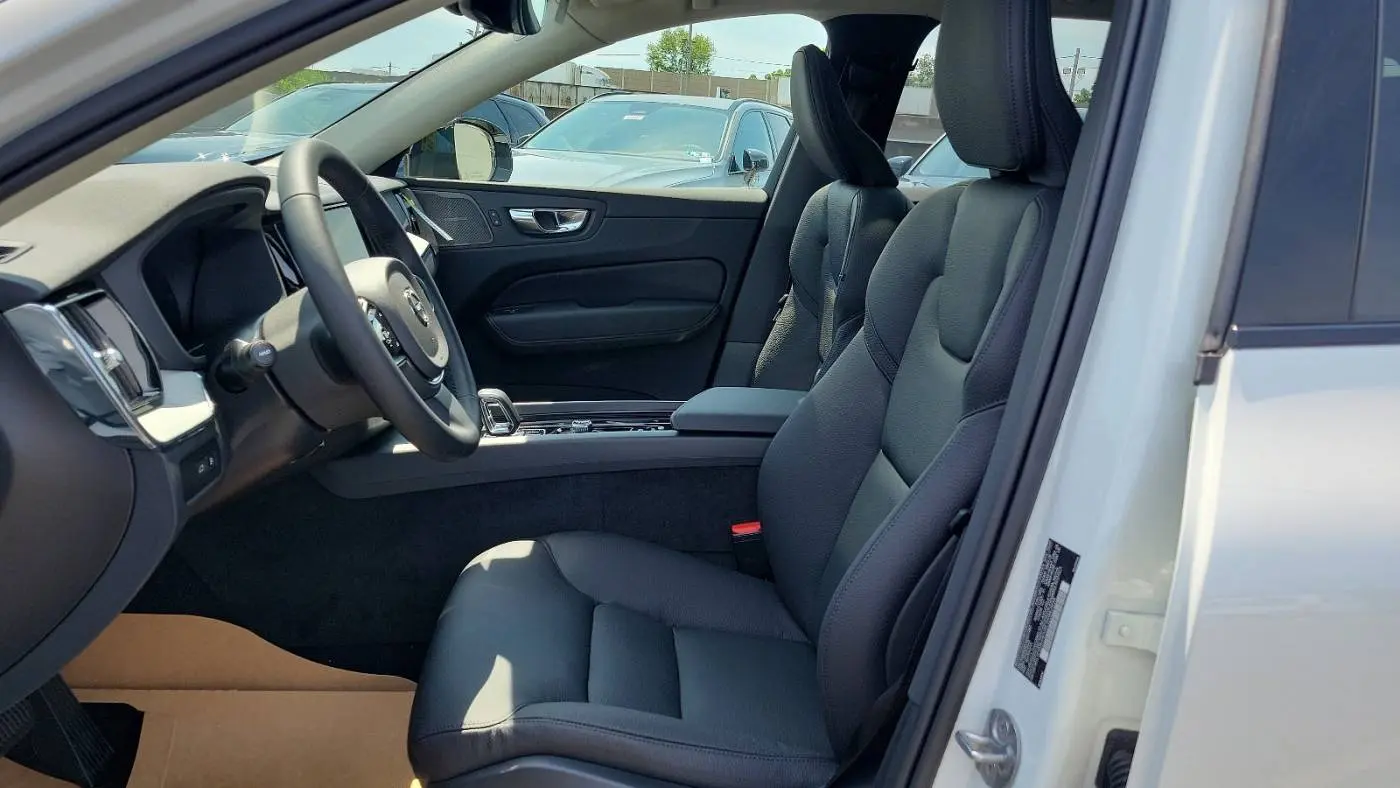 2025 Volvo XC60 YV4H60RC1S1017382