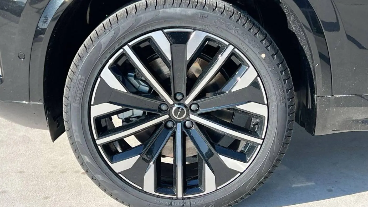 2025 Volvo XC90 YV4H60PB6S1353443