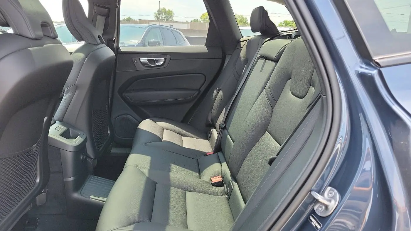 2025 Volvo XC60 YV4H60RC9S1001060