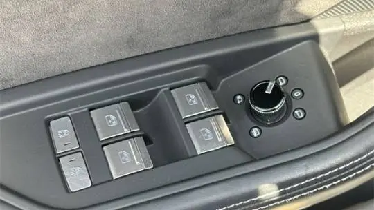 2019 Audi e-tron WA1VABGE4KB019278