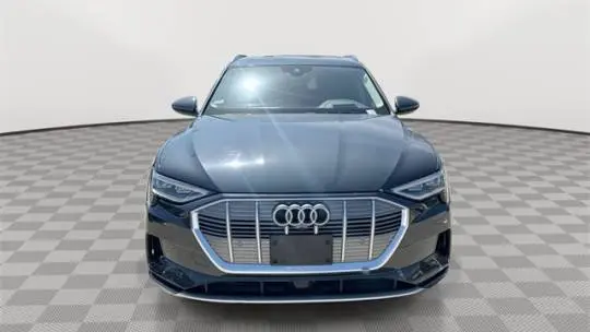 2019 Audi e-tron WA1VABGE4KB019278