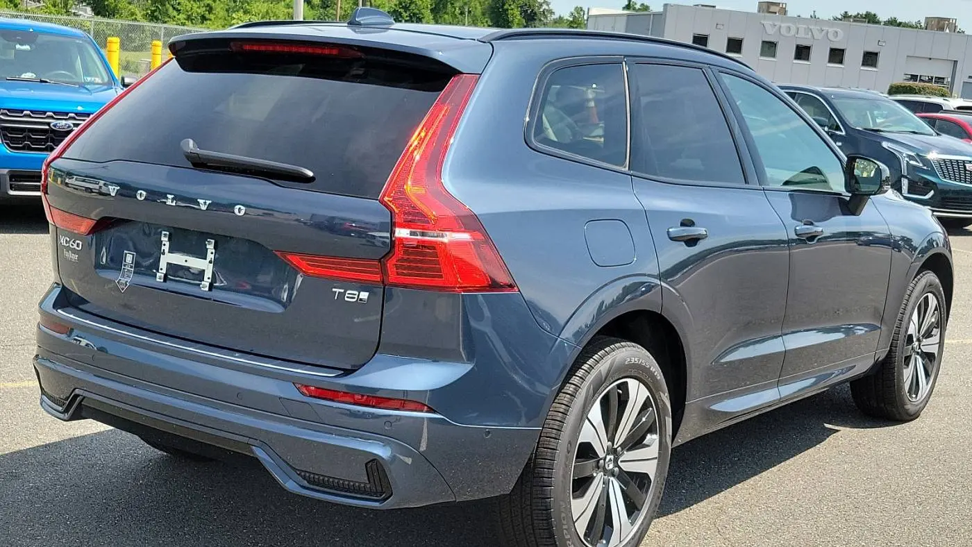 2025 Volvo XC60 YV4H60RC9S1001060