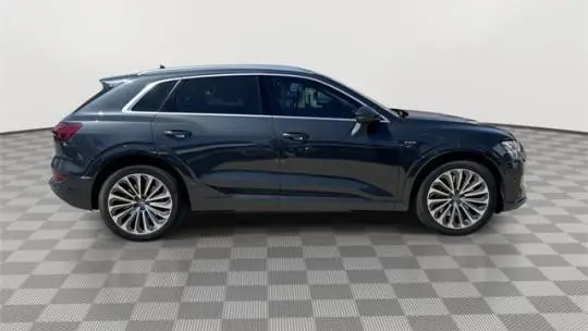 2019 Audi e-tron WA1VABGE4KB019278