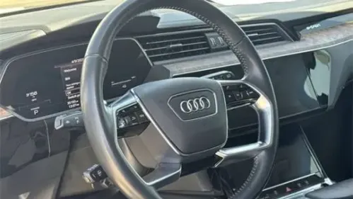 2019 Audi e-tron WA1VABGE4KB019278
