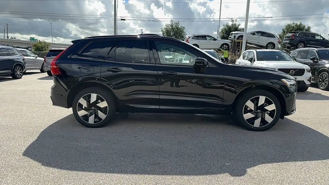 2025 Volvo XC60 YV4H60RC3S1049699