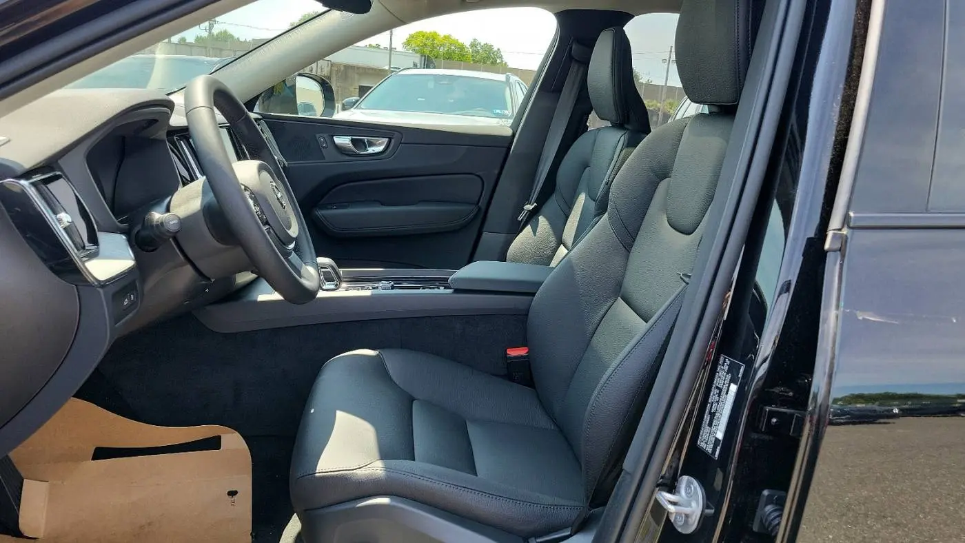 2025 Volvo XC60 YV4H60RC3S1008201