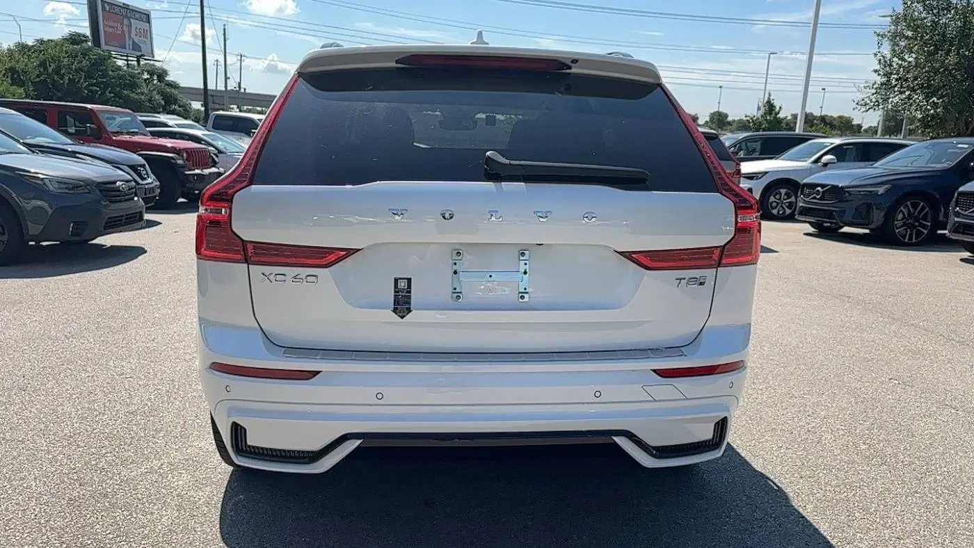 2025 Volvo XC60 YV4H60RC8S1011644
