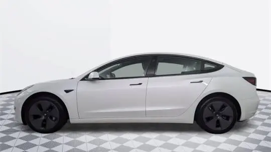 2023 Tesla Model 3 5YJ3E1EA1PF473617
