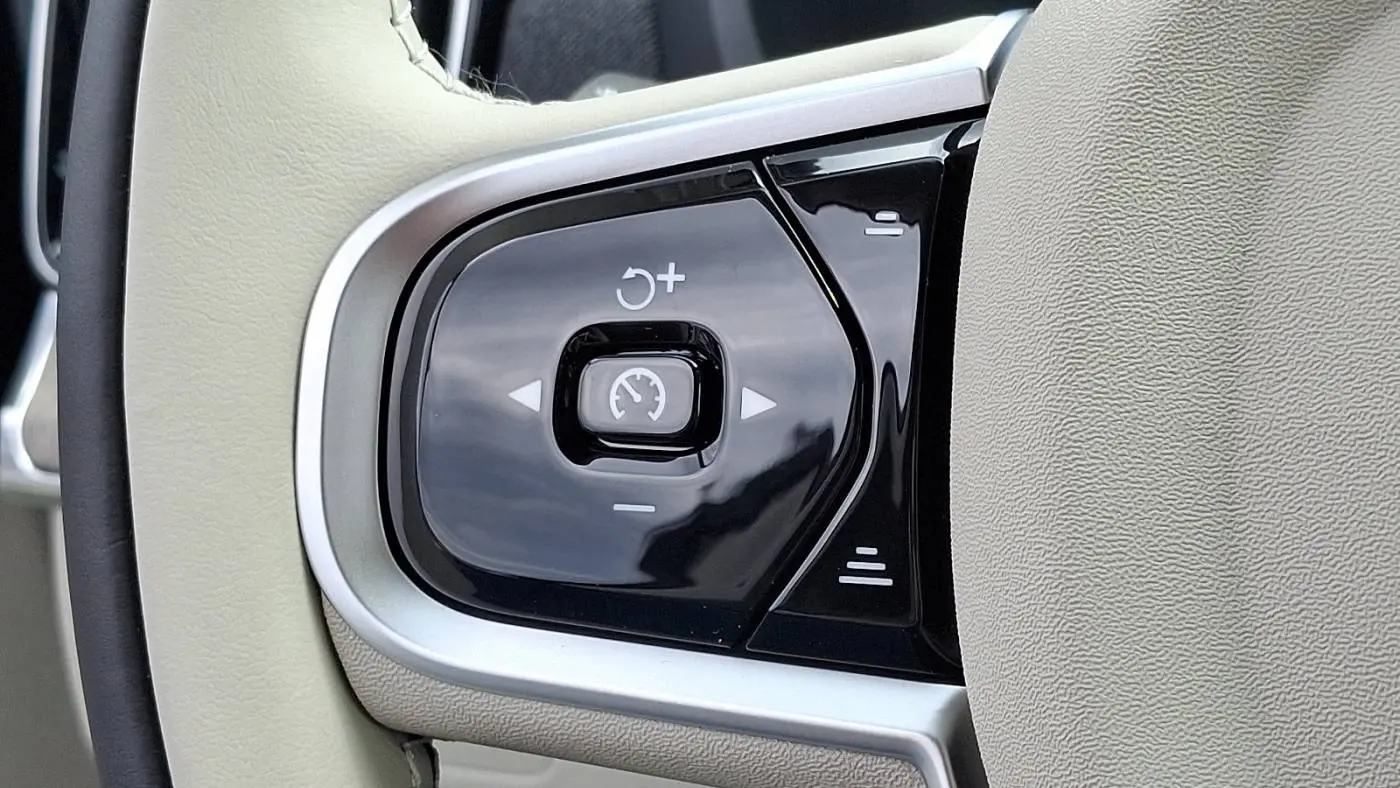 2025 Volvo XC90 YV4H60PG6S1375499