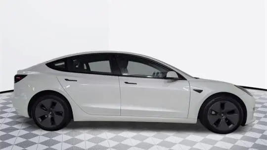 2023 Tesla Model 3 5YJ3E1EA1PF473617