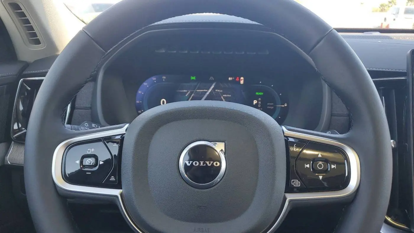 2025 Volvo XC90 YV4H60PG4S1379390
