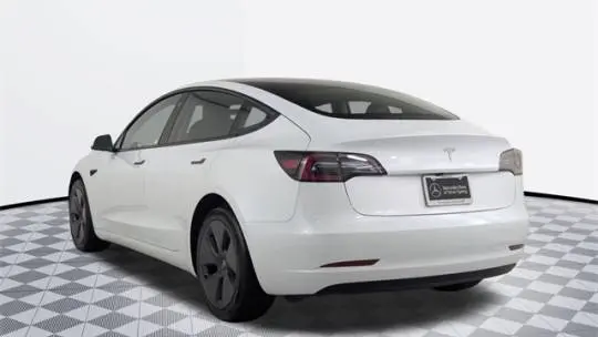 2023 Tesla Model 3 5YJ3E1EA1PF473617