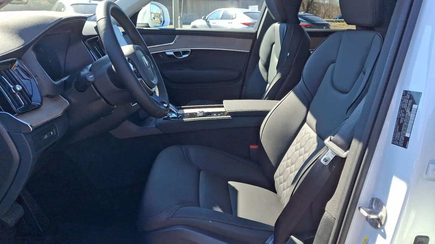2025 Volvo XC90 YV4H60PA7S1357945