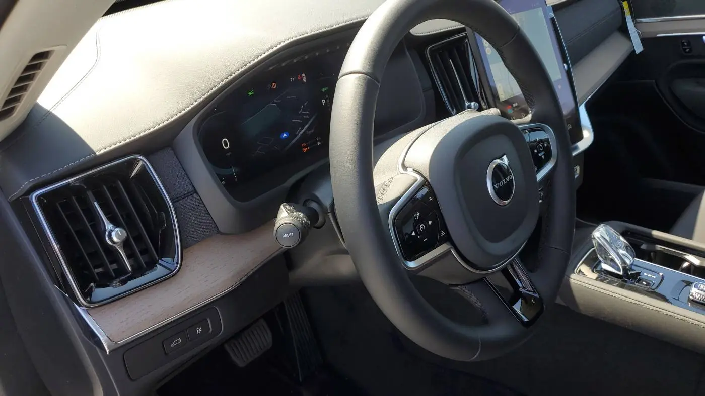 2025 Volvo XC90 YV4H60PA9S1367084