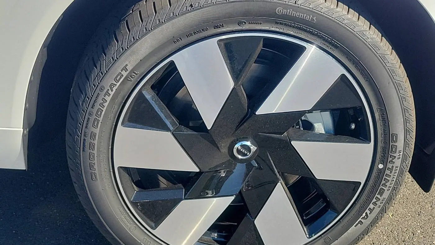 2025 Volvo XC60 YV4H60RC6S1073978