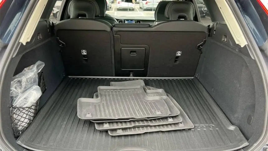 2025 Volvo XC60 YV4H60RC9S1067690