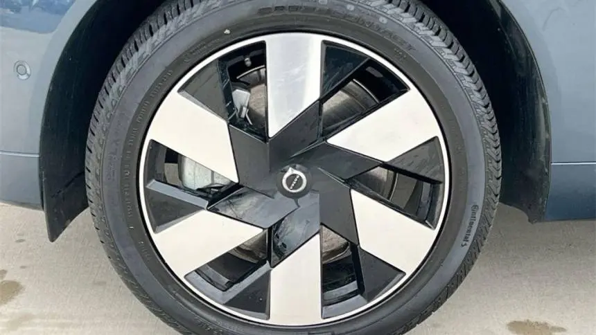 2025 Volvo XC60 YV4H60RC9S1067690