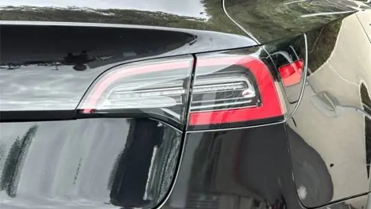 2018 Tesla Model 3 5YJ3E1EB2JF082587