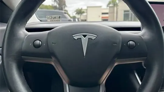 2018 Tesla Model 3 5YJ3E1EB2JF082587