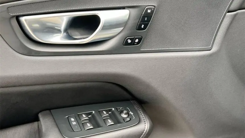 2025 Volvo XC60 YV4H60RC9S1067690