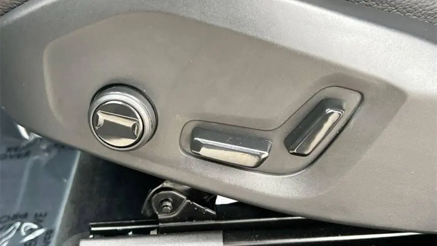 2025 Volvo XC60 YV4H60RC9S1067690