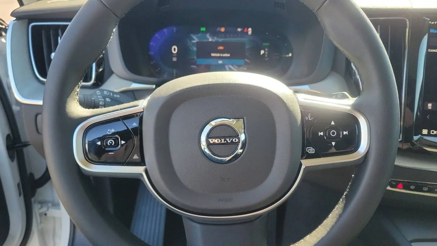 2025 Volvo XC60 YV4H60RC6S1073978