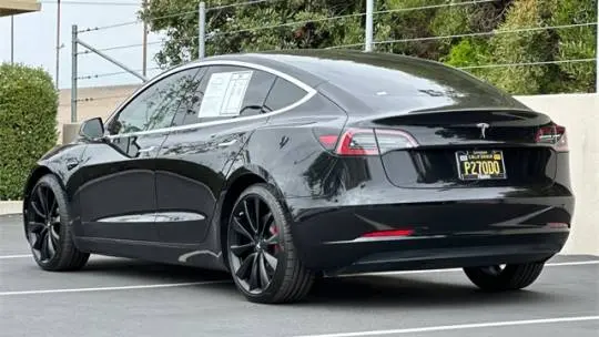 2018 Tesla Model 3 5YJ3E1EB2JF082587